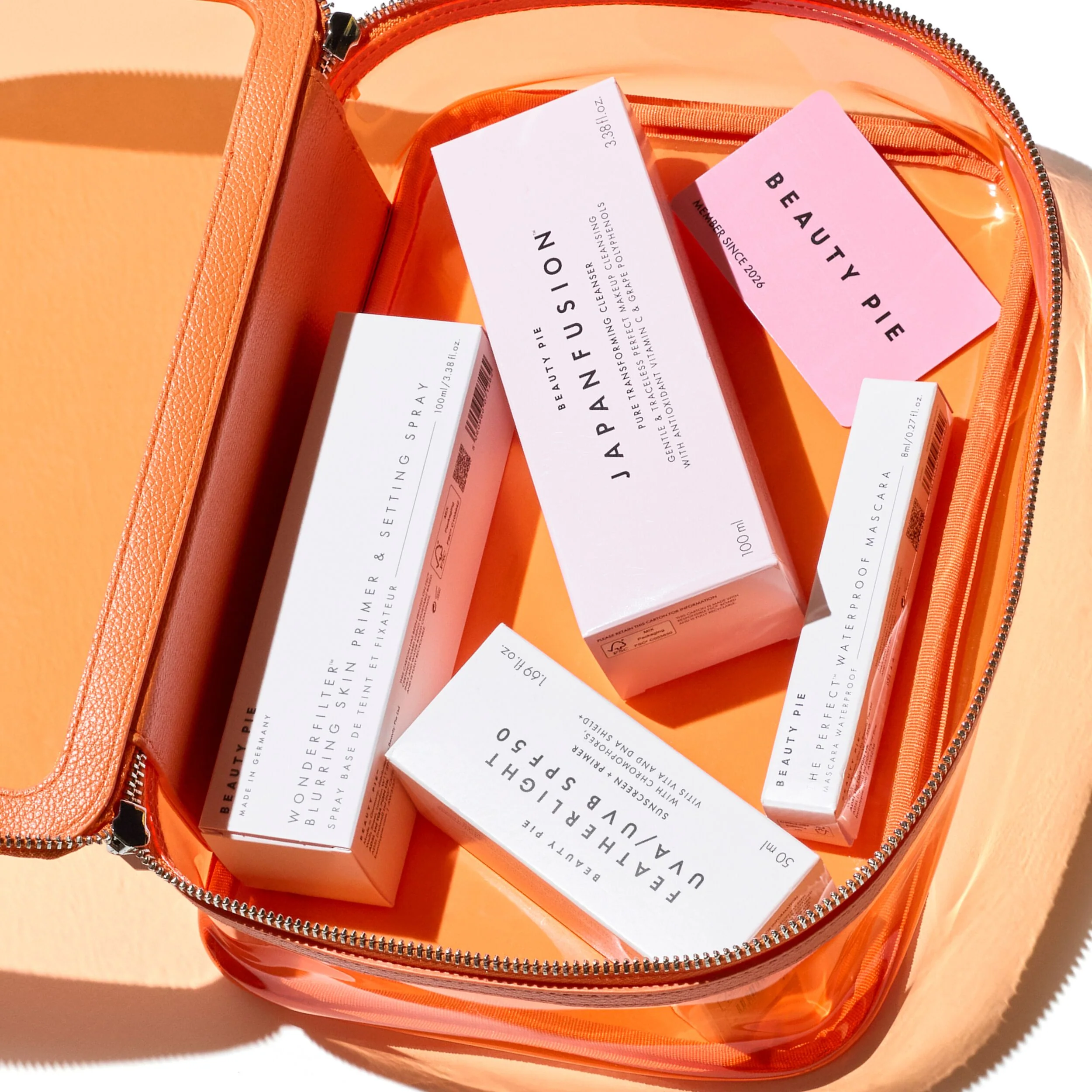 Kit de démarrage d'été : quatre icônes beauté dans une trousse de maquillage en gel