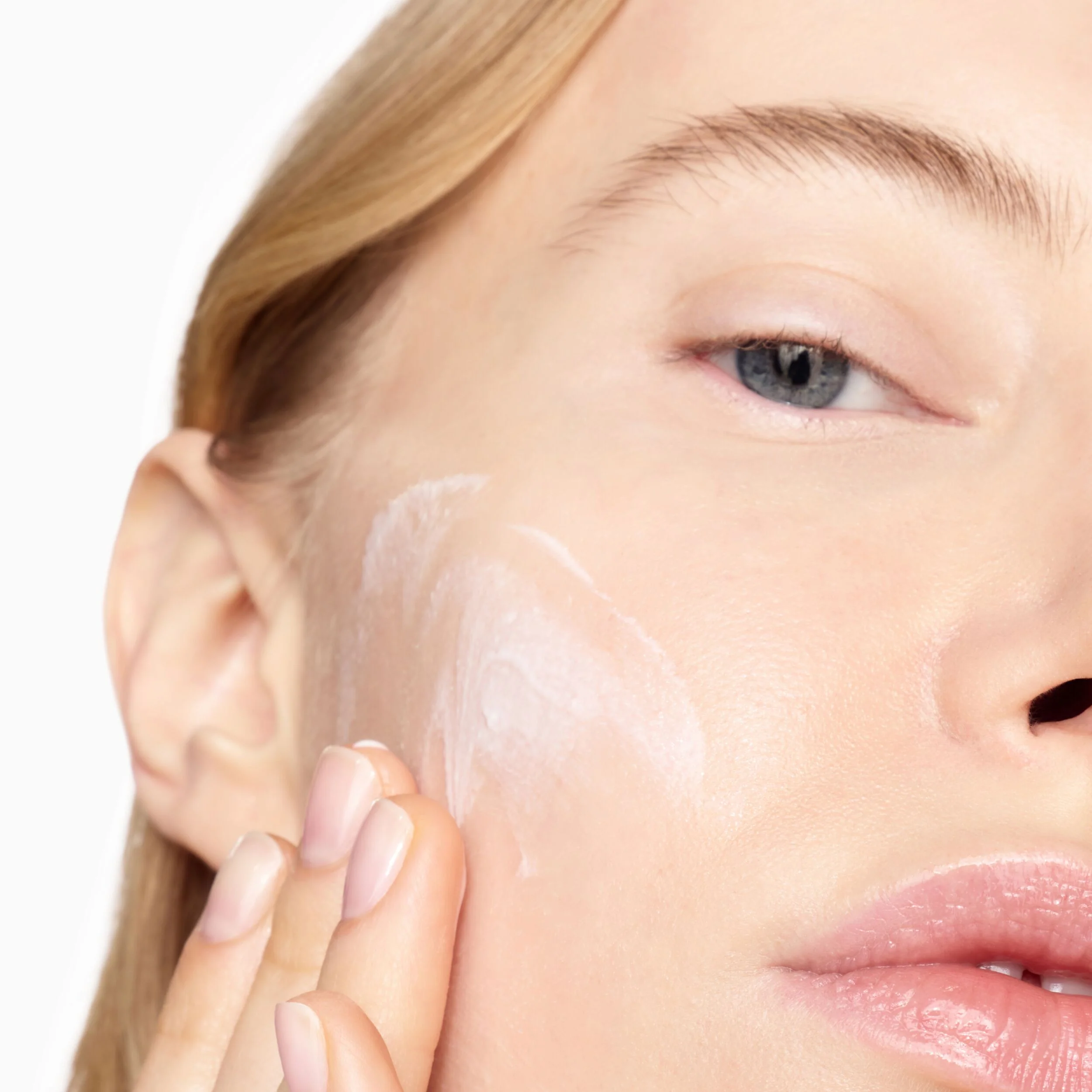 Suncare Must-Haves Broad-Spectrum Featherlight SPF Face Cream and SPF 30 Lip Balm Duo