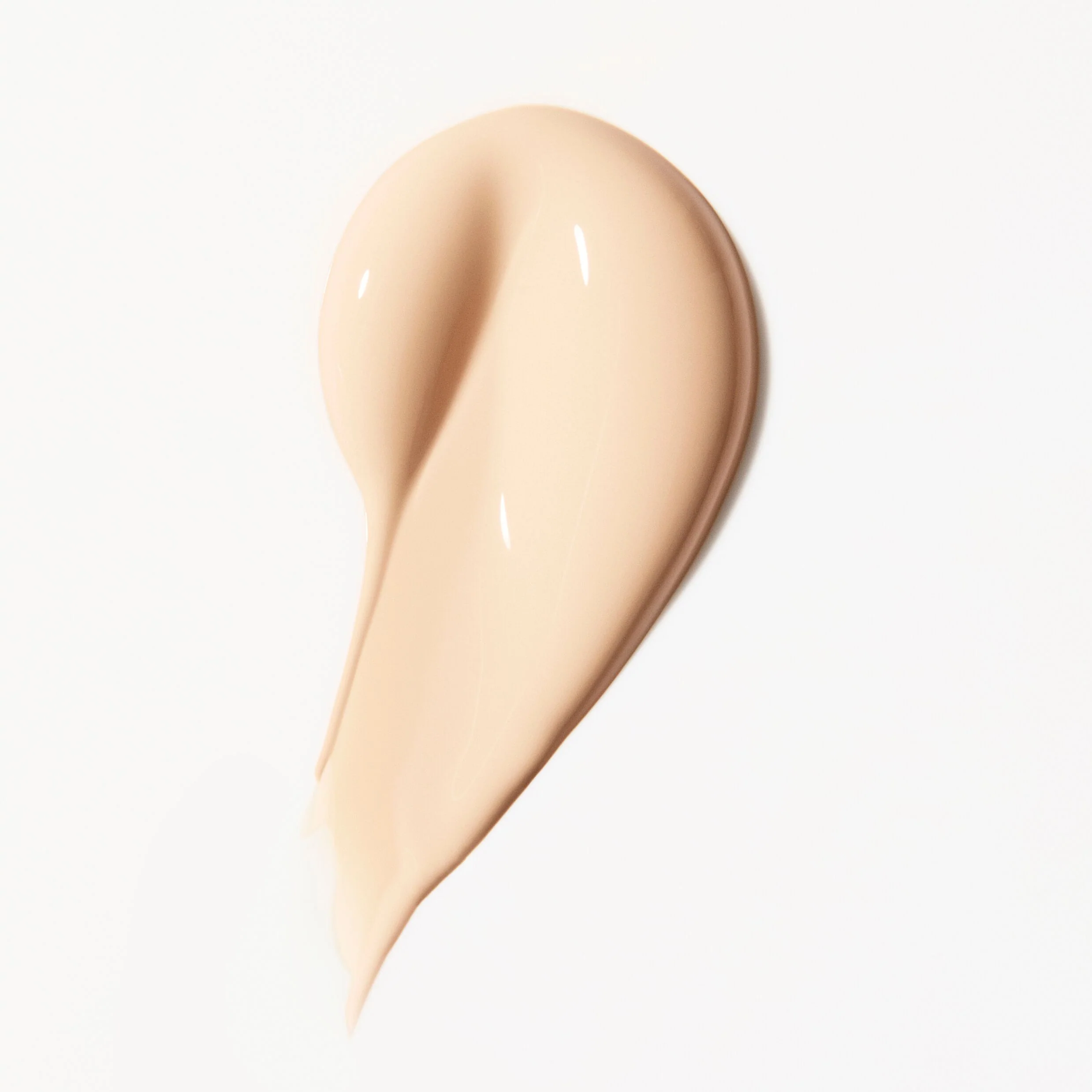 SPF 40 Skin Tint ja häivytyssivellin -duo hehkuvalle iholle