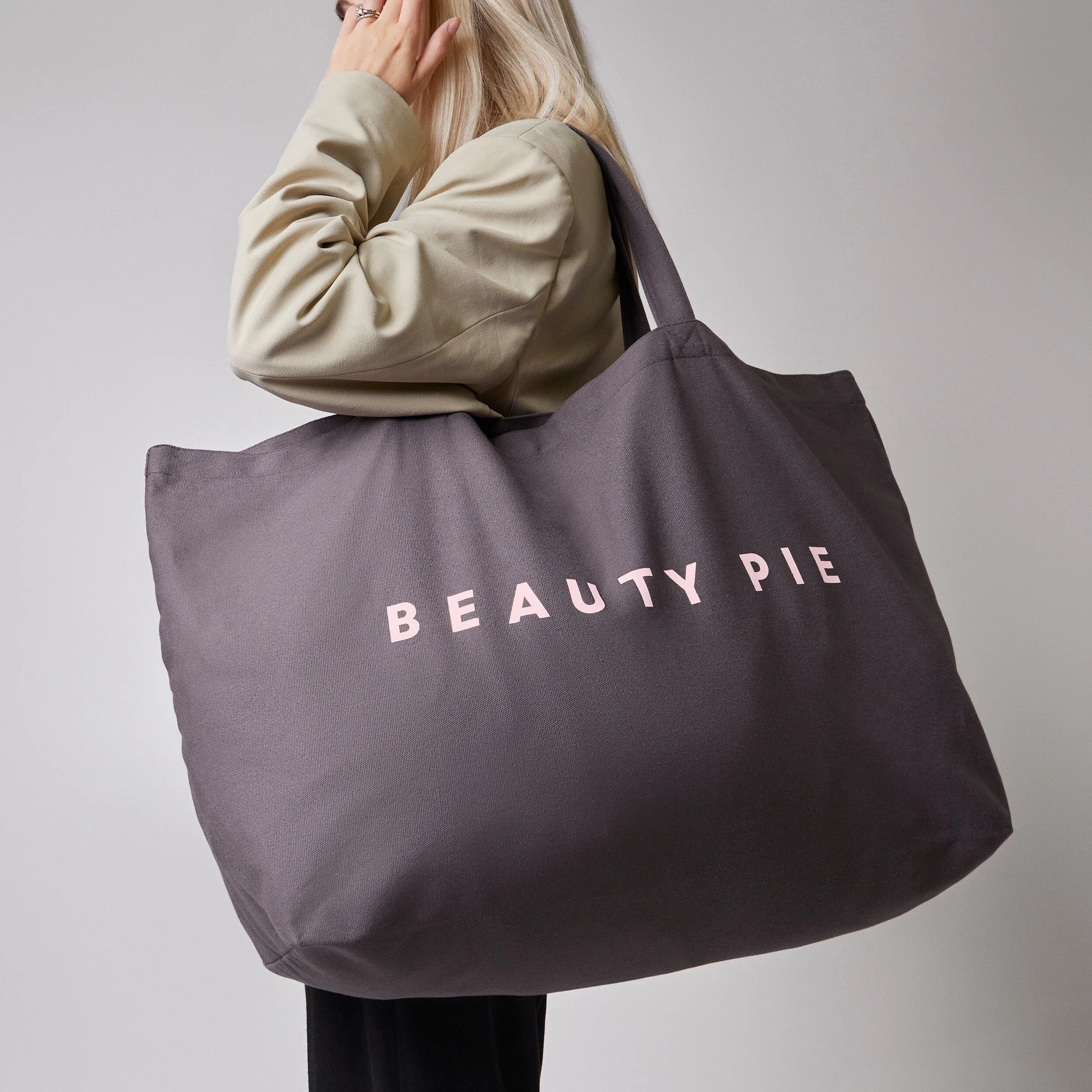 The Big Beauty Pie Tote in Charcoal, Oversized Pure Cotton