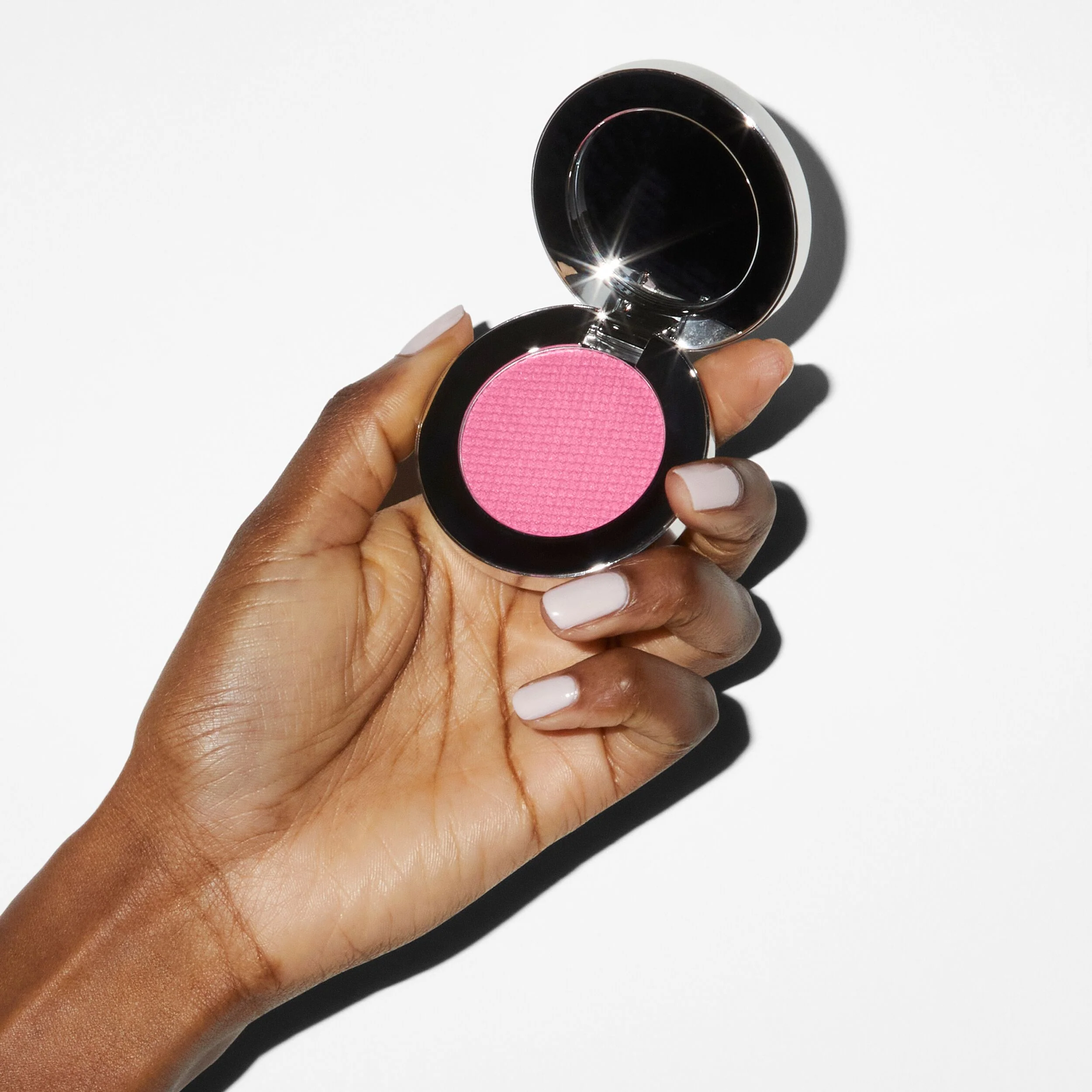 Blush poudre Supercheek à la vitamine avec étui rechargeable