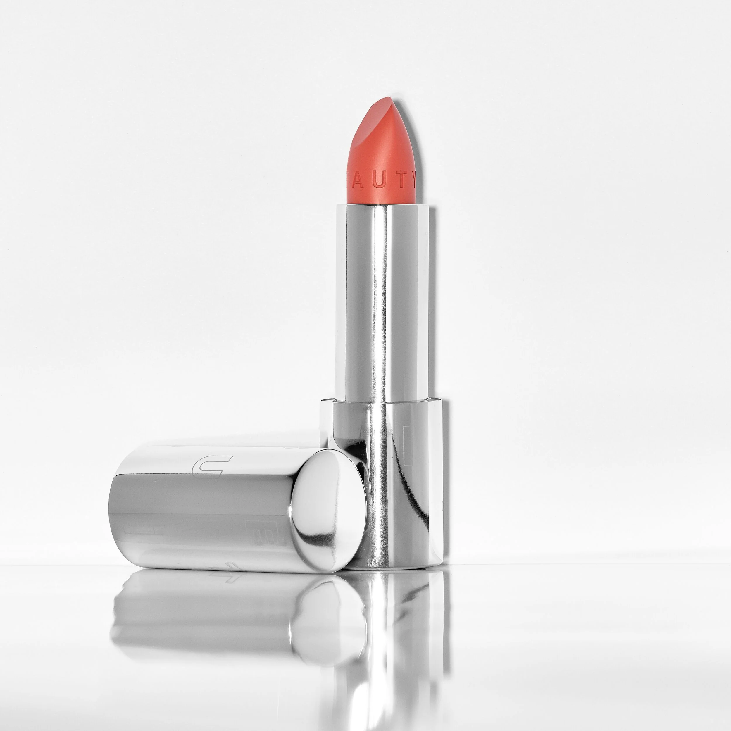 Futurelipstick Matte Refill och behåll detta fodral i återvunnet aluminium