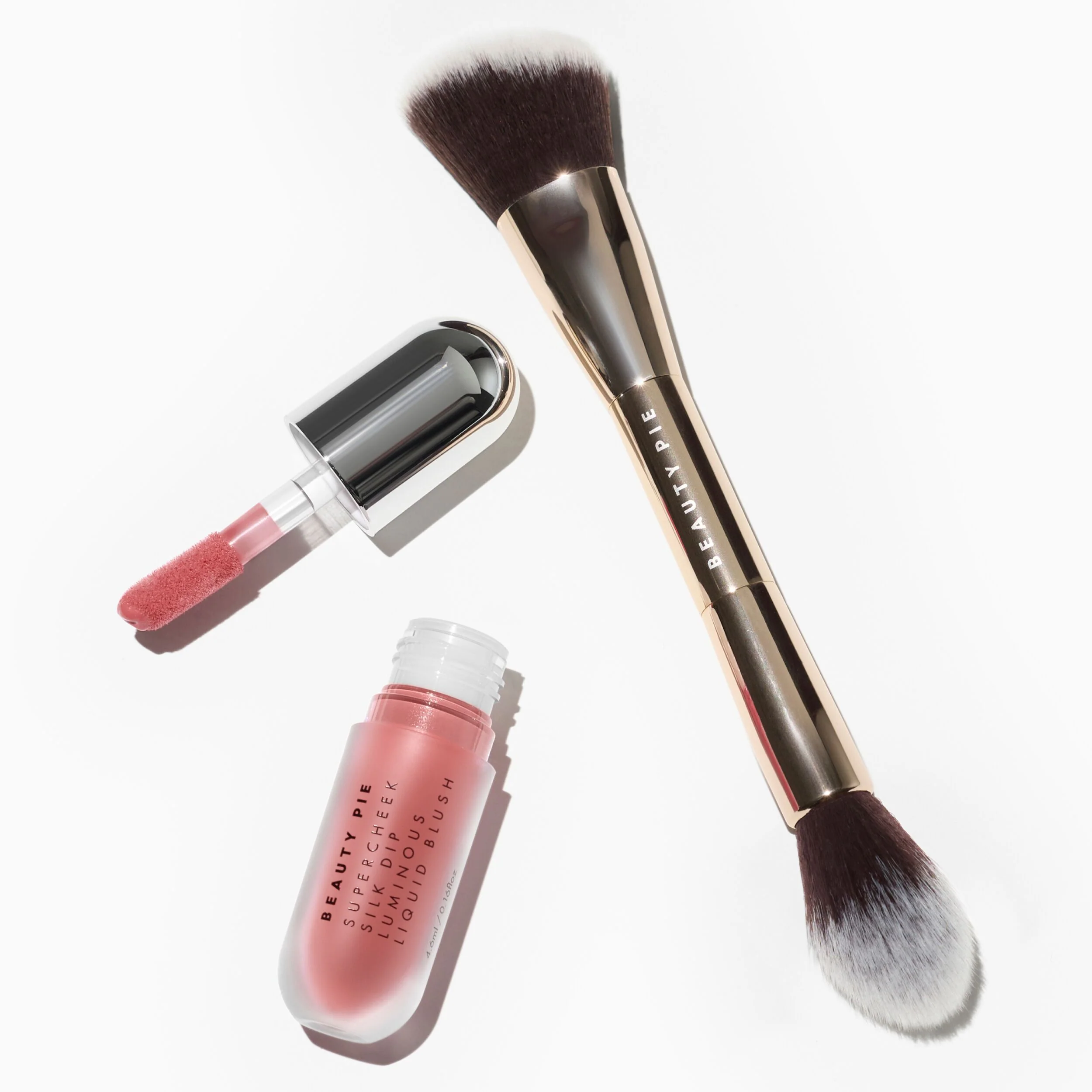 Supercheek Duo Silk Dip rouge med dubbeländad borste