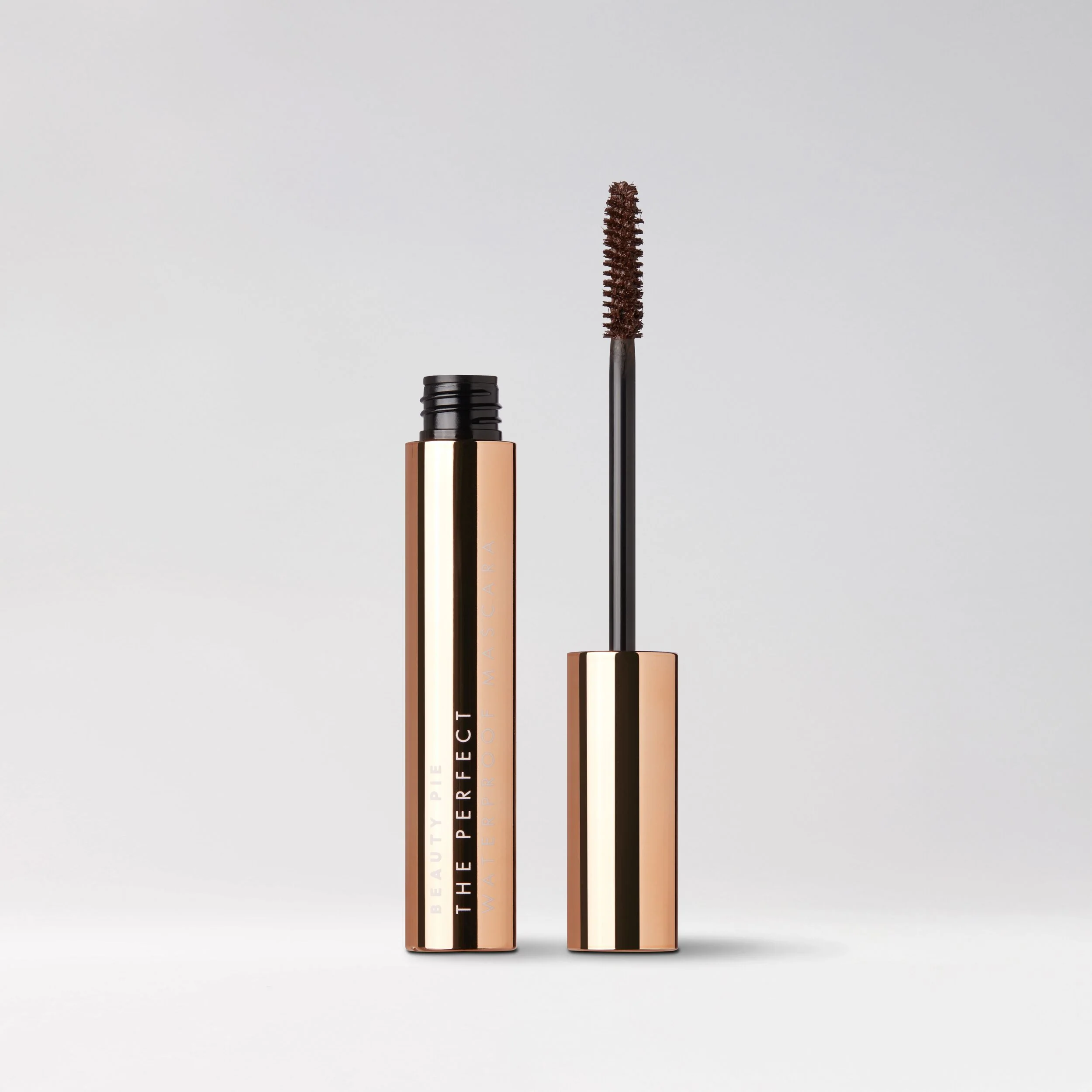 The Perfect Waterproof Mascara for Natural Volume and Curl