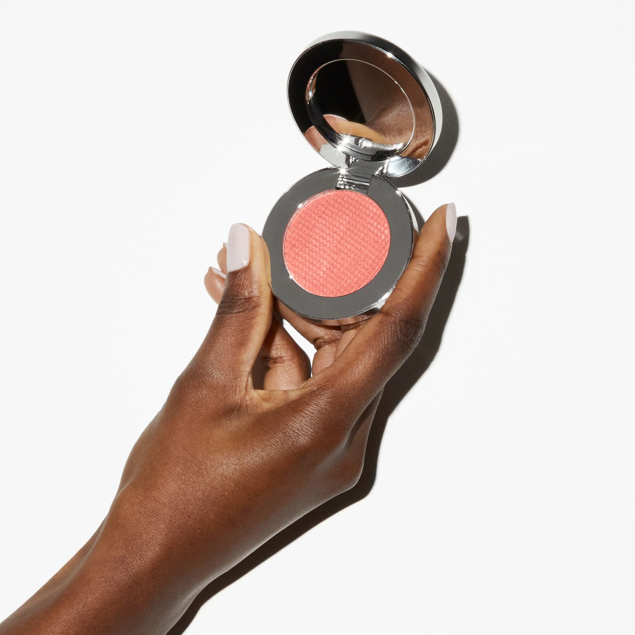Blush poudre Supercheek à la vitamine avec étui rechargeable