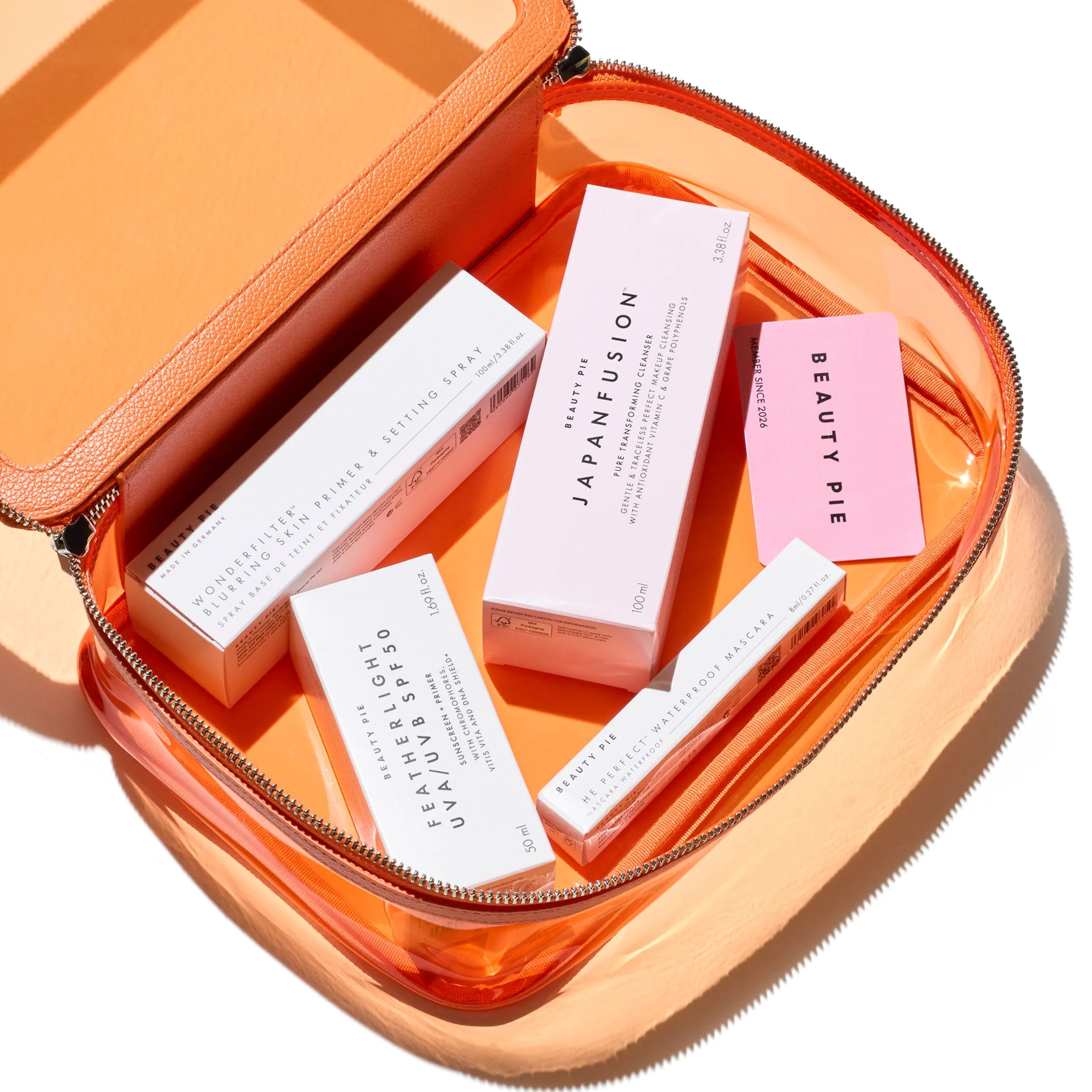 Kit de démarrage d'été : quatre icônes beauté dans une trousse de maquillage en gel