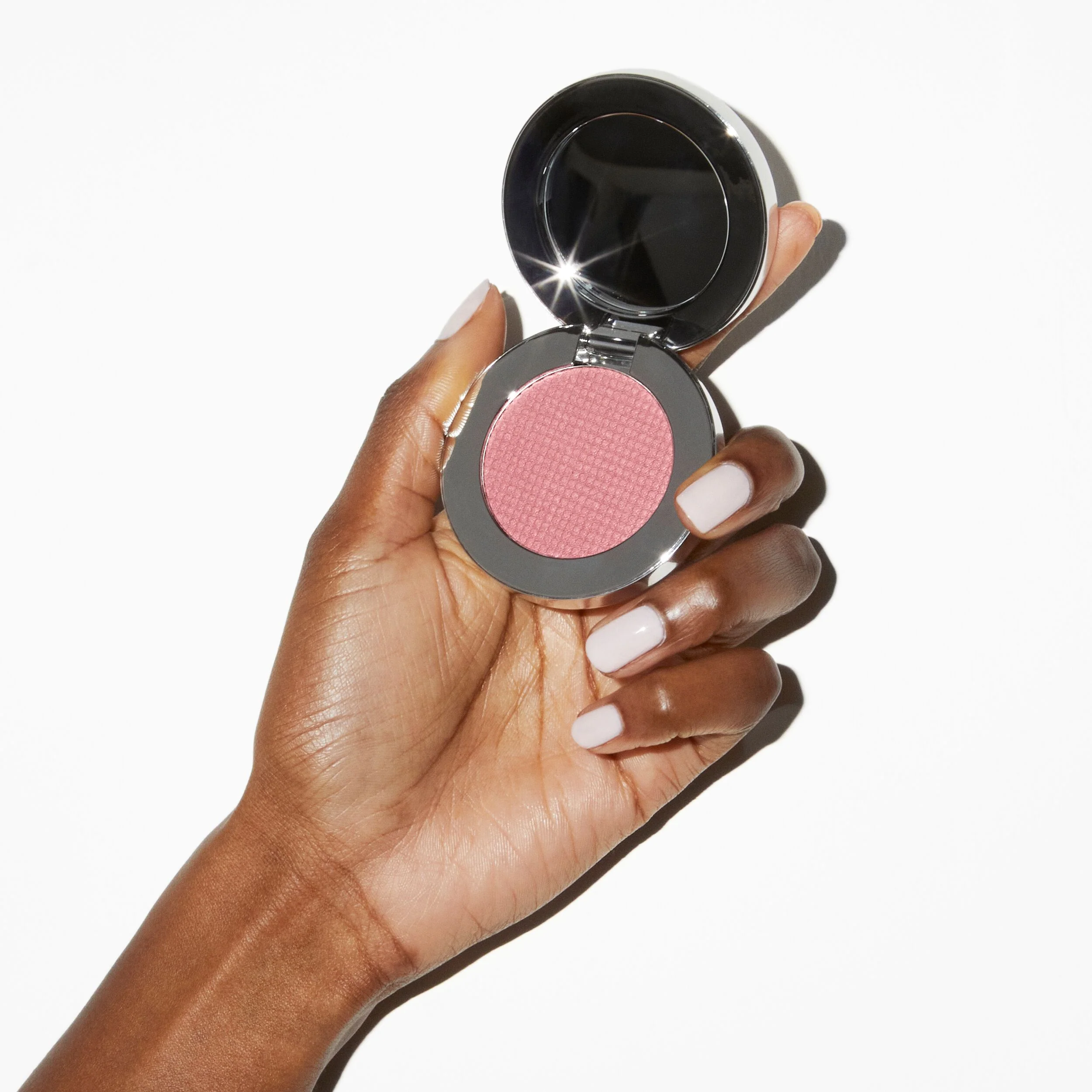Blush poudre Supercheek à la vitamine avec étui rechargeable