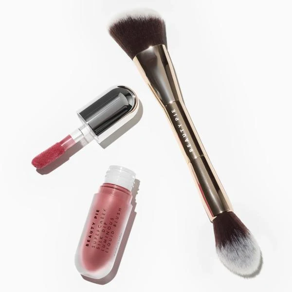Supercheek Duo Silk Dip rouge med dubbeländad borste