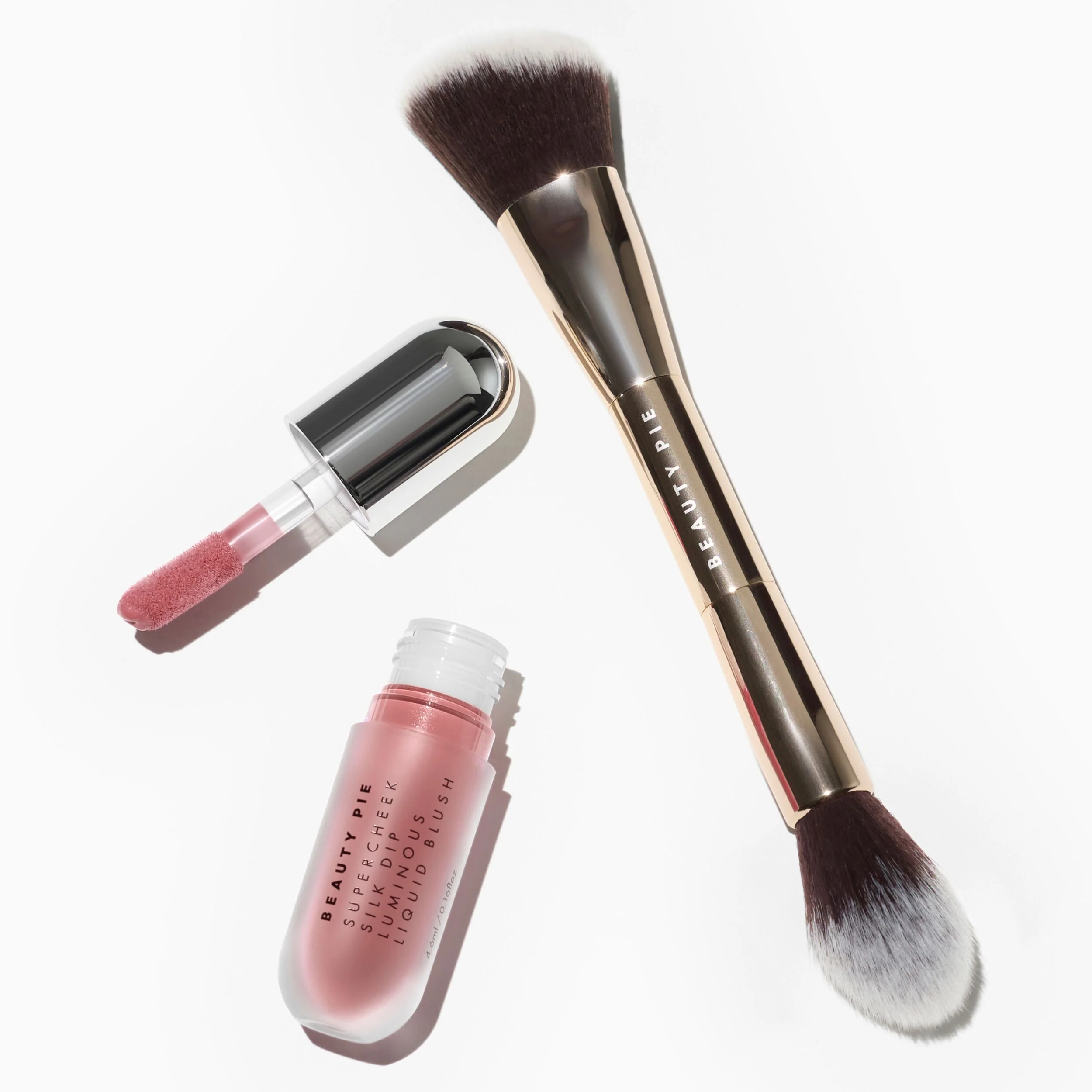 Supercheek Duo Silk Dip rouge med dubbeländad borste